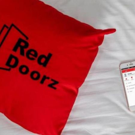 Reddoorz Near Jalan Jendral Sudirman Manado Hotell Exteriör bild