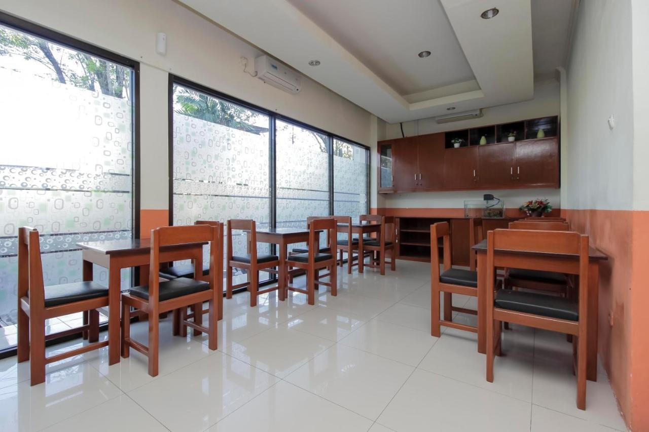 Reddoorz Near Jalan Jendral Sudirman Manado Hotell Exteriör bild