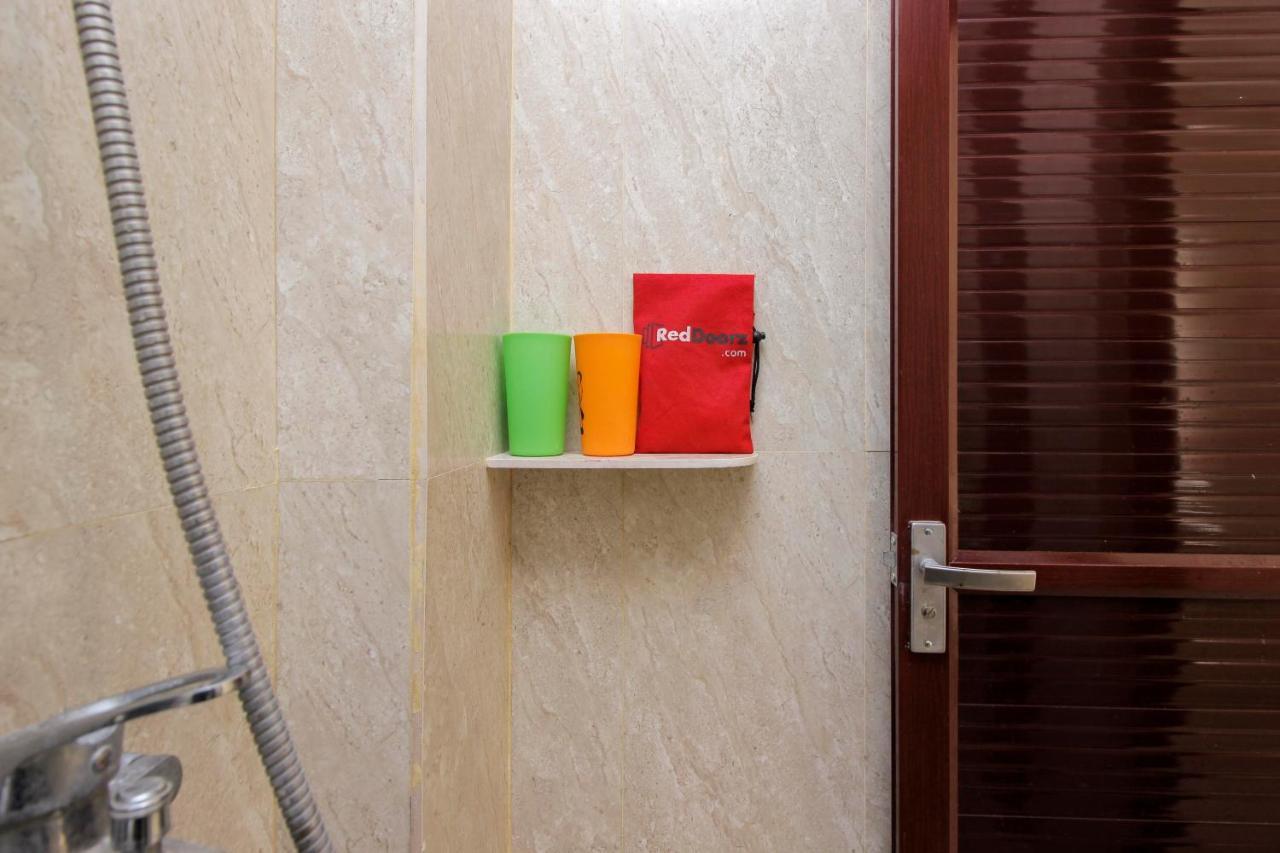 Reddoorz Near Jalan Jendral Sudirman Manado Hotell Exteriör bild
