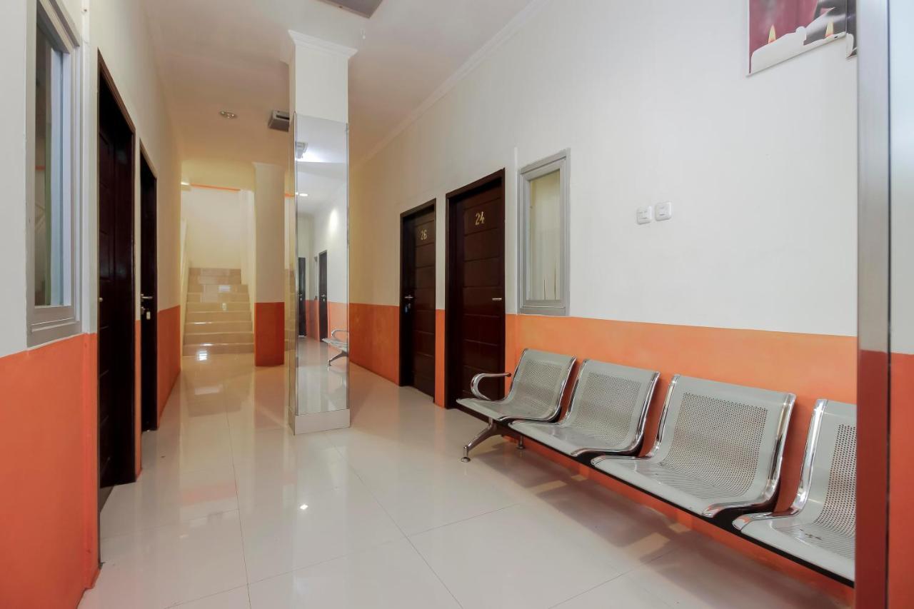 Reddoorz Near Jalan Jendral Sudirman Manado Hotell Exteriör bild