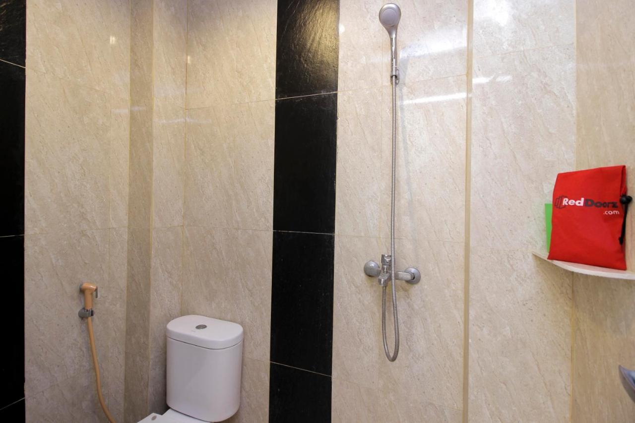 Reddoorz Near Jalan Jendral Sudirman Manado Hotell Exteriör bild