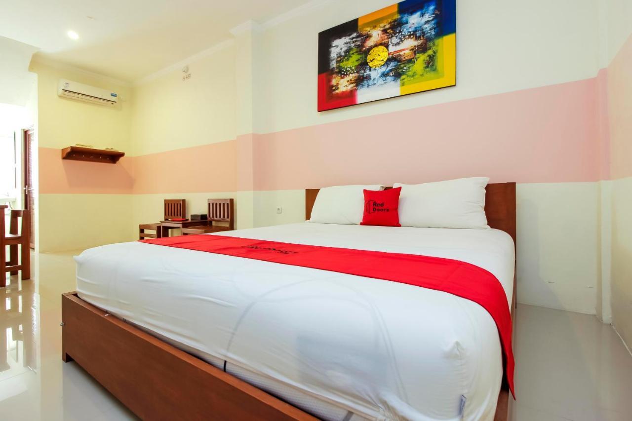 Reddoorz Near Jalan Jendral Sudirman Manado Hotell Exteriör bild