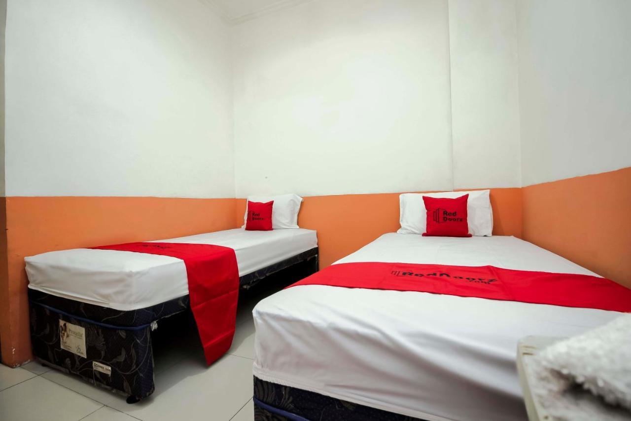 Reddoorz Near Jalan Jendral Sudirman Manado Hotell Exteriör bild
