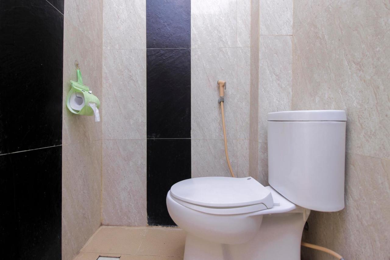 Reddoorz Near Jalan Jendral Sudirman Manado Hotell Exteriör bild