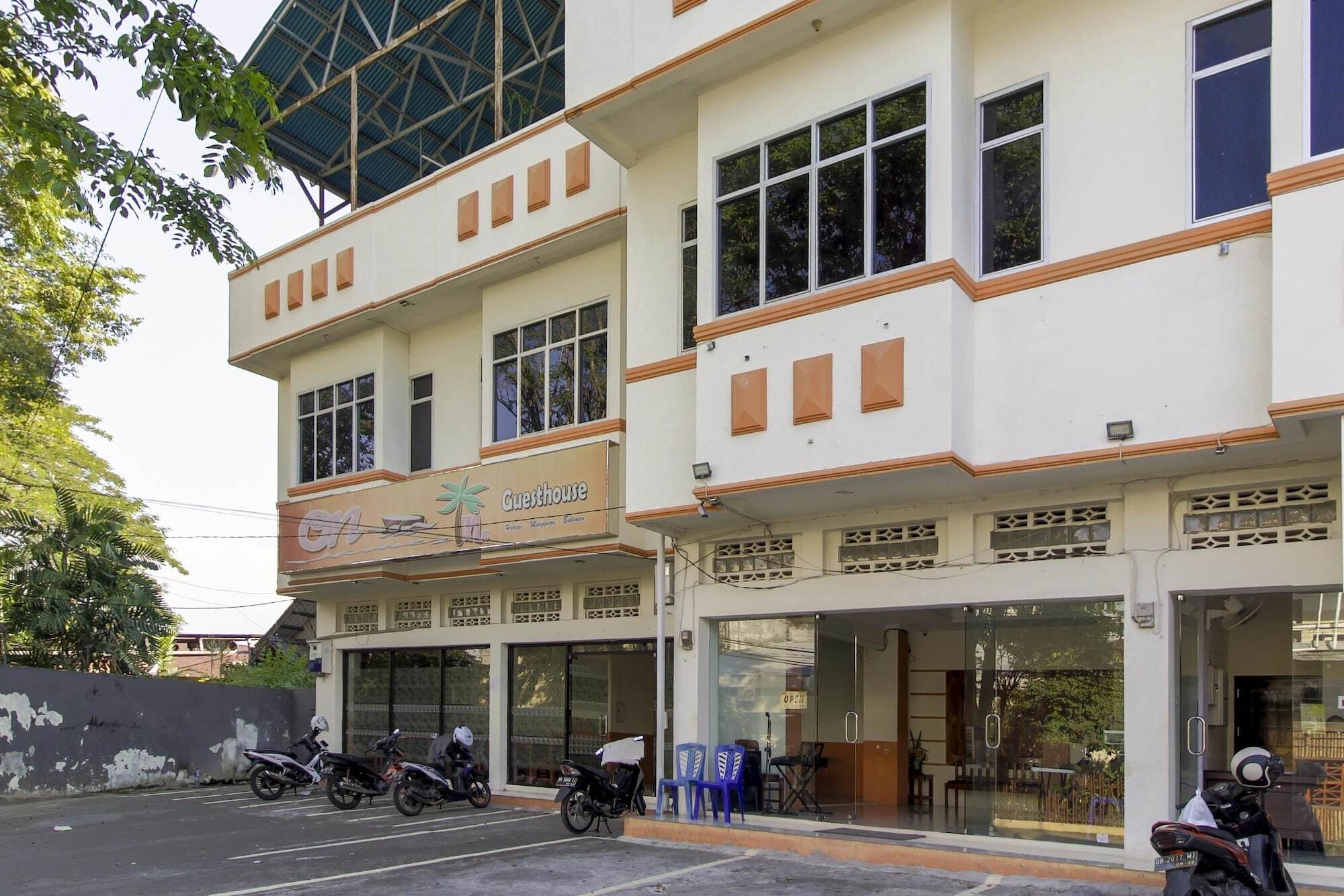 Reddoorz Near Jalan Jendral Sudirman Manado Hotell Exteriör bild